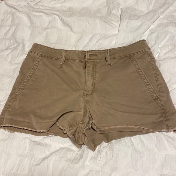 beige shorts - Picture 1 of 1
